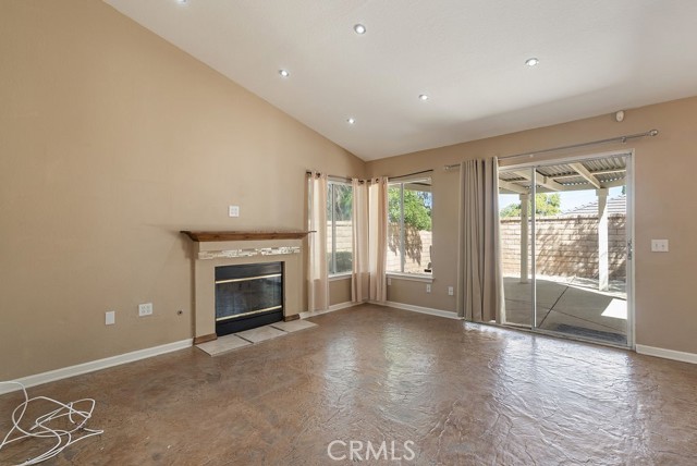 Detail Gallery Image 15 of 34 For 1715 Lake Way, Lancaster,  CA 93534 - 5 Beds | 3 Baths