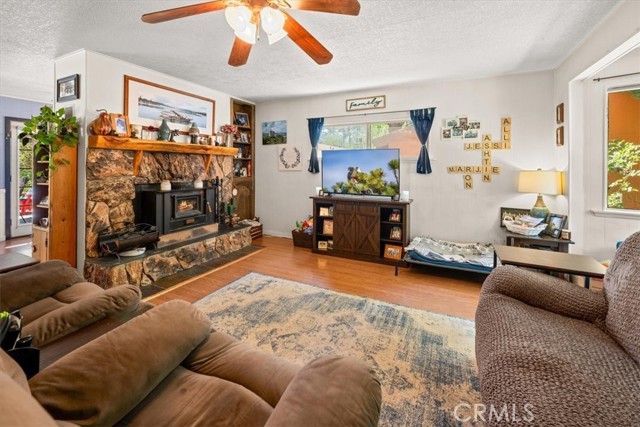 Detail Gallery Image 7 of 45 For 928 Anita Ave, Big Bear City,  CA 92314 - 4 Beds | 2 Baths