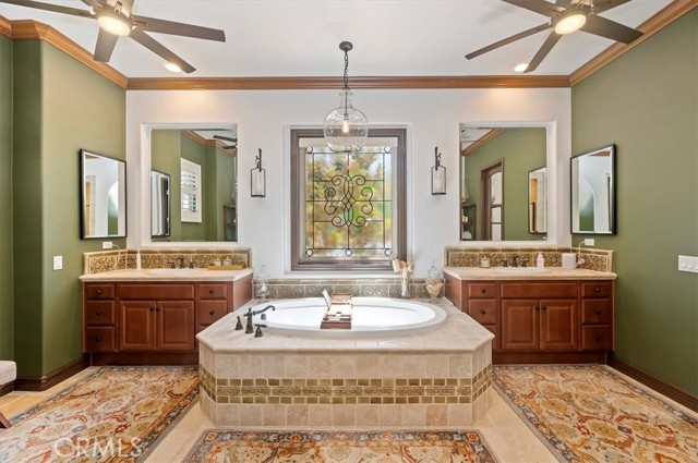 16850 Nandina Avenue, Riverside CA: https://media.crmls.org/medias/0ade8623-7245-4461-9edf-2e718159a44d.jpg