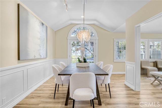 20300 Delita Drive, Woodland Hills CA: https://media.crmls.org/medias/0adee7e6-df56-4462-be0a-29476b4c4d72.jpg