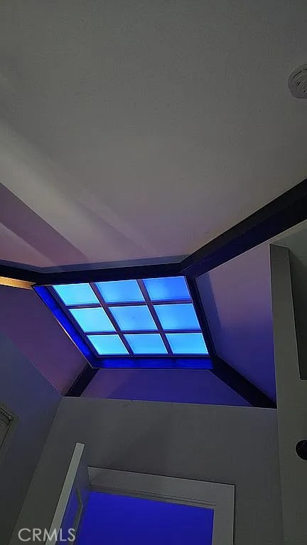 https://media.crmls.org/medias/0adef1ea-351a-4500-a46a-cc19b60ba5d8.jpg?preset=X-Large
