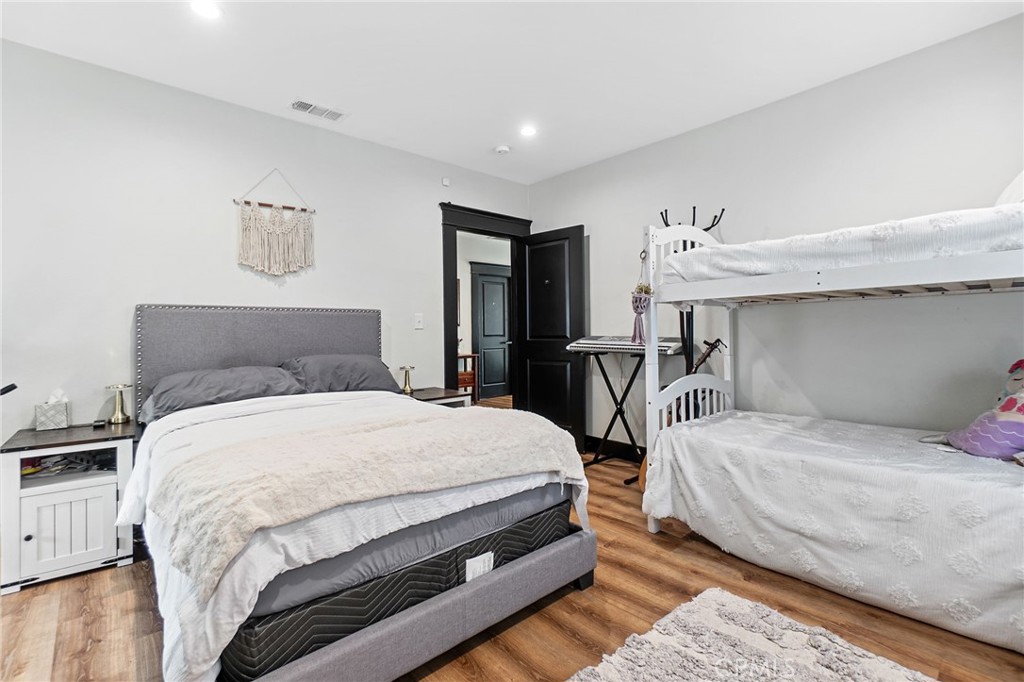 MLS #OC25176241 image #22