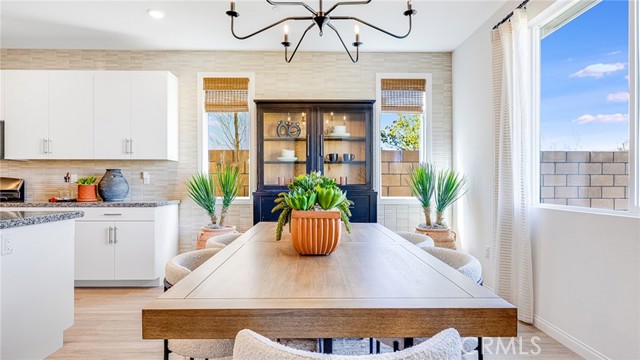 Detail Gallery Image 6 of 21 For 65199 Avenida De Nuves, Desert Hot Springs,  CA 92240 - 5 Beds | 3 Baths