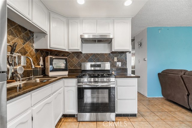 3325 Santa Fe Ave Apt 110, Long Beach, CA 90810 photo 4