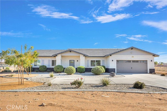 21555 Thunderbird Rd, Apple Valley, CA 92307