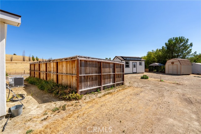 1875 Rancho Lomas Way, San Miguel CA: https://media.crmls.org/medias/0ae07cb8-7878-4c08-a98b-1eb6dfba6f59.jpg