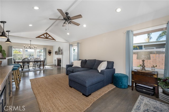 Detail Gallery Image 10 of 72 For 2731 N Rutgers Ave, Long Beach,  CA 90815 - 3 Beds | 2 Baths