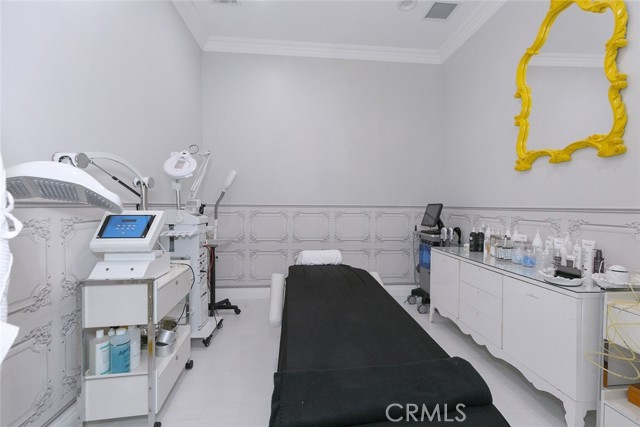 13041 Victory, Valley Glen CA: https://media.crmls.org/medias/0ae0cd92-dec9-41c7-9d83-80c3b711c453.jpg