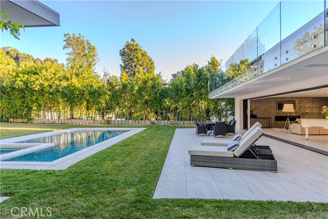 Detail Gallery Image 4 of 46 For 3030 Deep Canyon Dr, Beverly Hills,  CA 90210 - 5 Beds | 6 Baths