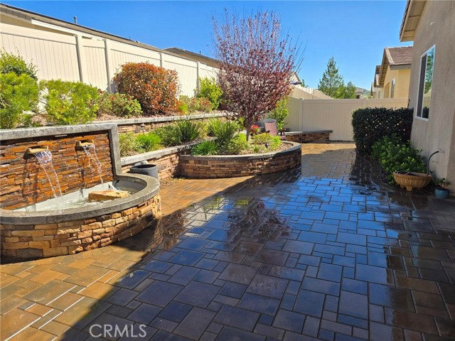 1660 Spring Run, Beaumont CA: https://media.crmls.org/medias/0ae209e4-bd34-46f9-9230-6991abe9cb59.jpg