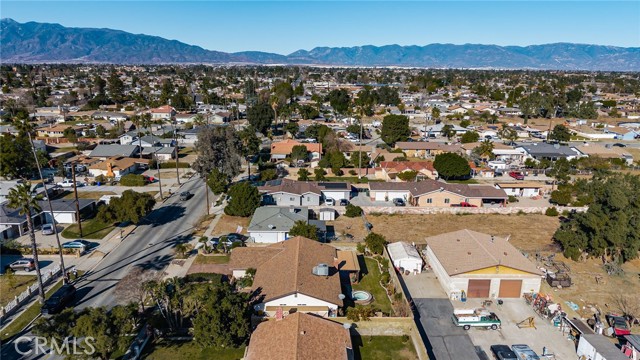 9657 Palmetto Avenue, Fontana, California 92335, 3 Bedrooms Bedrooms, ,2 BathroomsBathrooms,Single Family Residence,For Sale,Palmetto,CV25014650