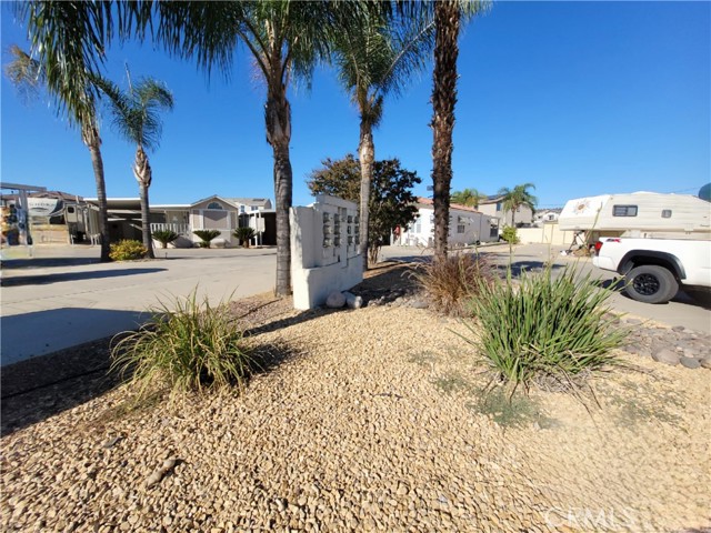 Detail Gallery Image 7 of 13 For 1295 S Cawston Ave, Hemet,  CA 92545 - – Beds | – Baths