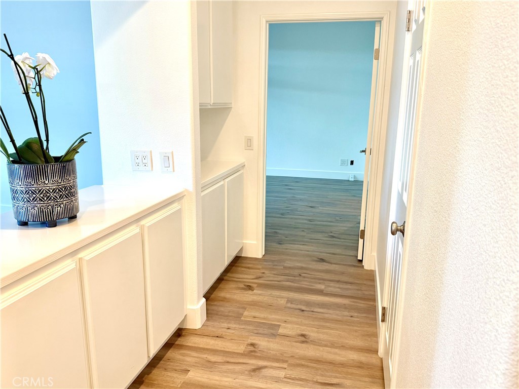 https://media.crmls.org/medias/0ae2858f-d2d7-4bf7-895e-ebc46eec1d41.jpg?preset=X-Large
