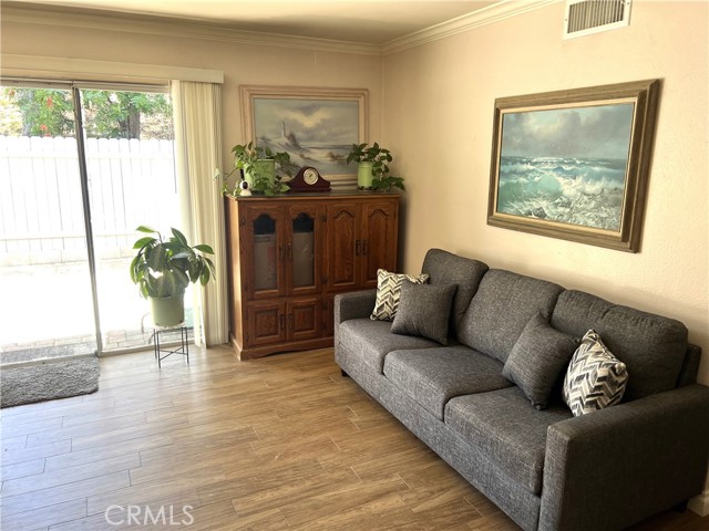 25511 Polaris Lane, Lake Forest CA: https://media.crmls.org/medias/0ae2b52b-d6ea-421c-9c4f-09a316b2e824.jpg