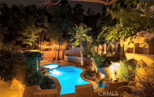 Detail Gallery Image 2 of 18 For 8978 Wonderland Ave, Los Angeles,  CA 90046 - 3 Beds | 2/1 Baths