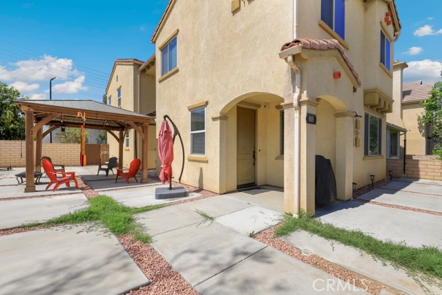 Detail Gallery Image 7 of 43 For 805 Piru Ct, Corona,  CA 92878 - 4 Beds | 2/1 Baths