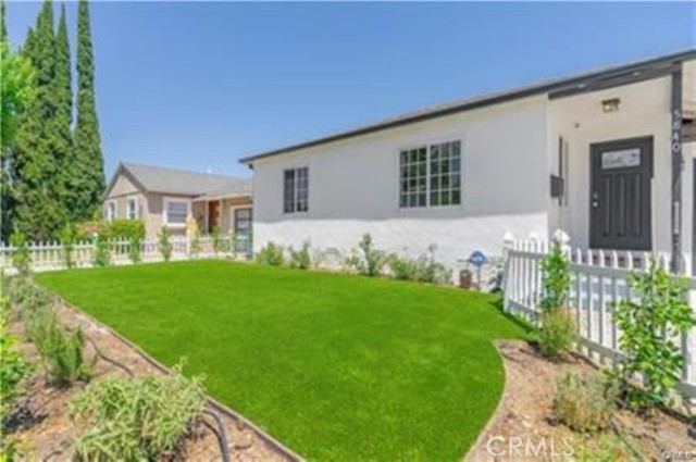 5840 White Oak Avenue, Encino CA: https://media.crmls.org/medias/0ae44841-4922-4c6d-a25a-9231ad666664.jpg