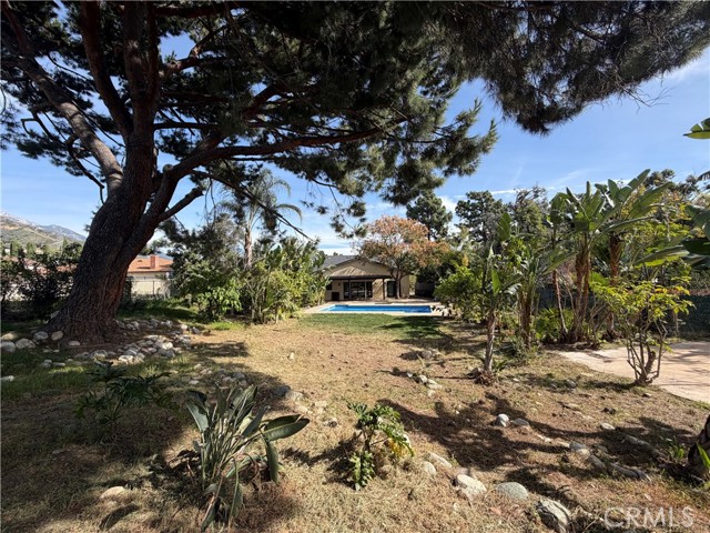 Detail Gallery Image 12 of 16 For 2489 Burt St, Upland,  CA 91784 - 4 Beds | 3 Baths