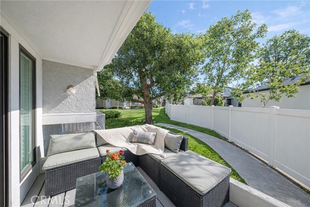 Detail Gallery Image 14 of 32 For 148 S Seneca Cir #24,  Anaheim,  CA 92805 - 2 Beds | 1/1 Baths