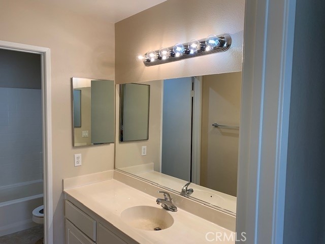 Detail Gallery Image 17 of 33 For 4450 Rainbow View Way, Hemet,  CA 92545 - 4 Beds | 2 Baths