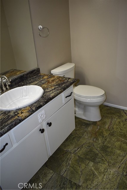 Detail Gallery Image 2 of 21 For 11106 Arminta St #4,  Sun Valley,  CA 91352 - 2 Beds | 1/1 Baths