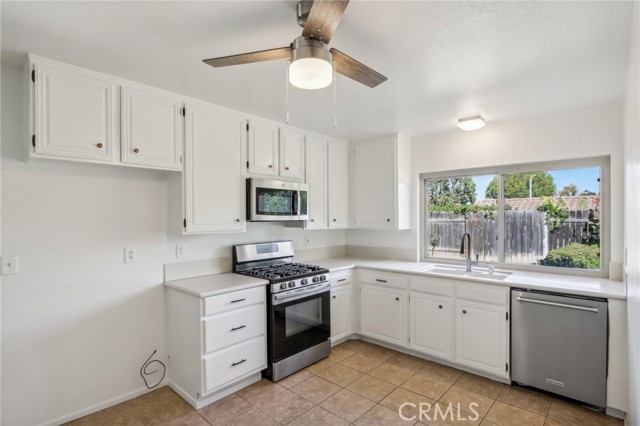 Detail Gallery Image 11 of 51 For 2727 Maude St, Riverside,  CA 92506 - 4 Beds | 2 Baths