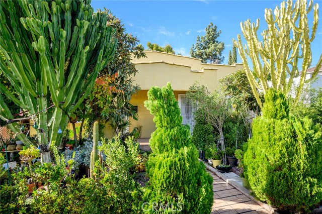 Detail Gallery Image 2 of 21 For 325 Lafayette, Glendale,  CA 91205 - 2 Beds | 1 Baths