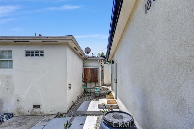 Detail Gallery Image 8 of 33 For 1861 S Redondo Bld, Los Angeles,  CA 90019 - – Beds | – Baths