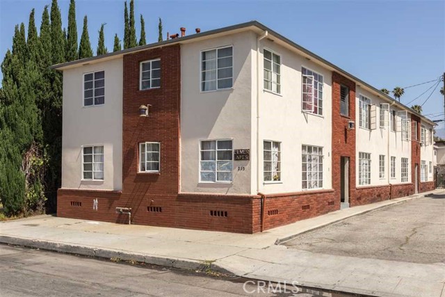 215 West Acacia Avenue photo 2