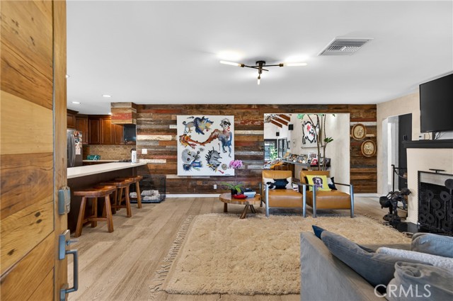 Detail Gallery Image 10 of 75 For 5526 Fulton, Sherman Oaks,  CA 91401 - 3 Beds | 3 Baths