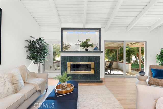 5552 Via Dos Cerros, Riverside CA: https://media.crmls.org/medias/0ae98392-3a3d-4195-a97f-be6776c11f1d.jpg