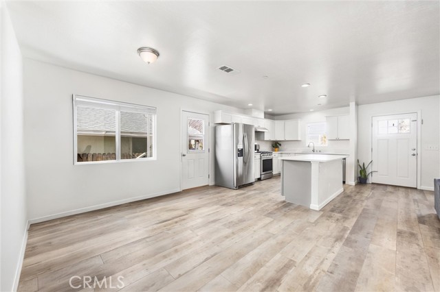 Detail Gallery Image 4 of 26 For 313 Woodrow St, Taft,  CA 93268 - 3 Beds | 2 Baths