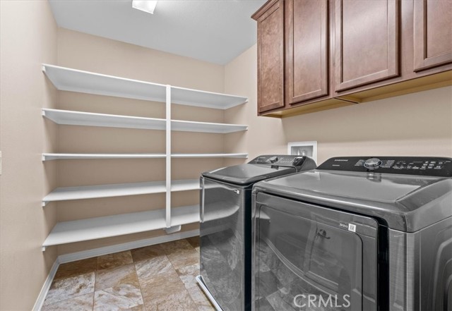 Detail Gallery Image 12 of 39 For 17938 Caraway Ct, San Bernardino,  CA 92407 - 5 Beds | 4 Baths