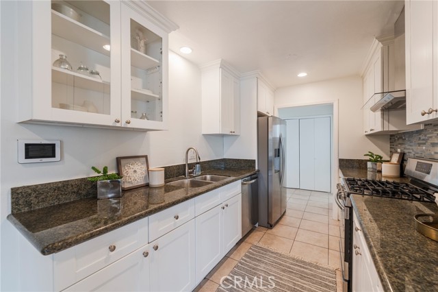 Detail Gallery Image 13 of 37 For 2127 W Sunrise Ave, Anaheim,  CA 92801 - 3 Beds | 1/1 Baths