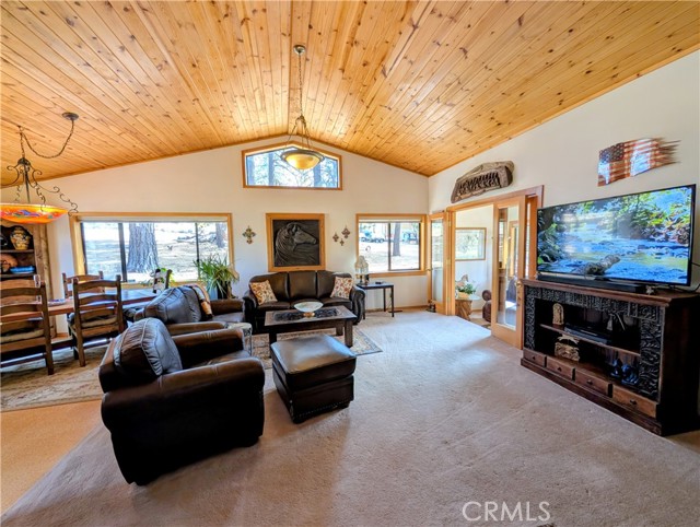 1575 Petersen Lane, Frazier Park CA: https://media.crmls.org/medias/0aea95a2-cc56-466d-99c6-2f0b22290be1.jpg