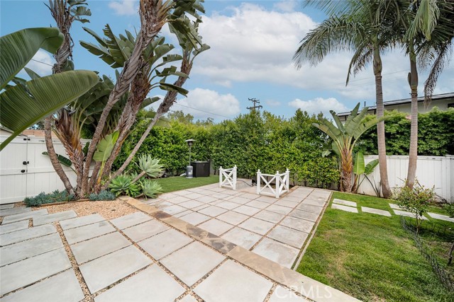 411 Poplar Street, Laguna Beach CA: https://media.crmls.org/medias/0aea9d5d-3ee8-4784-a1bf-e38143a0688e.jpg