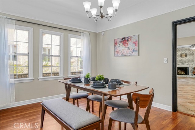 Detail Gallery Image 7 of 45 For 11290 Ivy Pl, Los Angeles,  CA 90064 - 3 Beds | 2 Baths