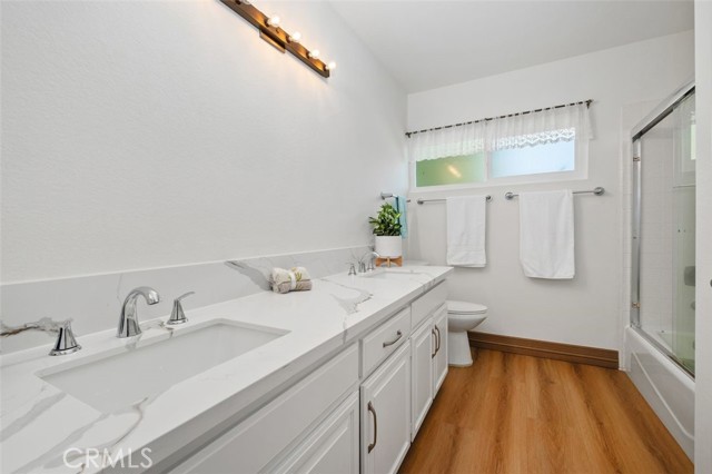 9 Aberdeen st, Irvine CA: https://media.crmls.org/medias/0aeb5808-9e44-4a1b-b66d-21b6bd6cad3b.jpg