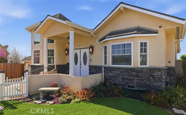 Detail Gallery Image 38 of 40 For 12317 Navy Street, Los Angeles,  CA 90066 - 3 Beds | 3 Baths