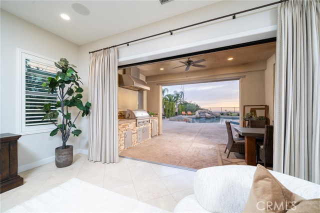 Detail Gallery Image 8 of 67 For 614 E Camellia Way, Azusa,  CA 91702 - 5 Beds | 4/1 Baths