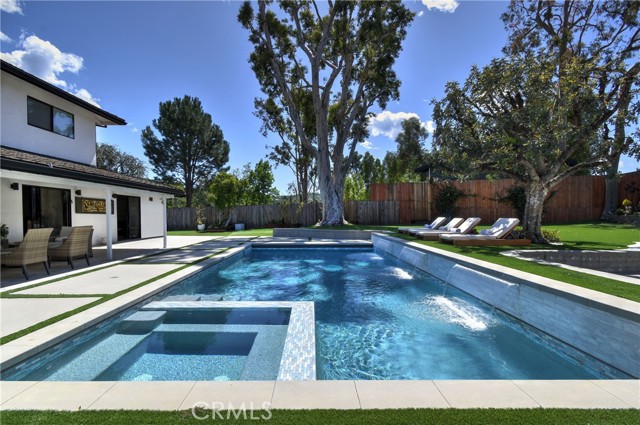 4751 Del Moreno Drive, Woodland Hills CA: https://media.crmls.org/medias/0aec0751-e098-483c-a86f-e6e5d1a709be.jpg