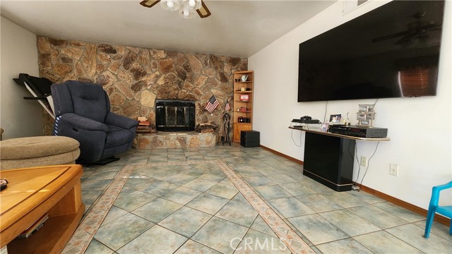 Detail Gallery Image 17 of 68 For 23729 Citrus Ave, Perris,  CA 92570 - 4 Beds | 3 Baths