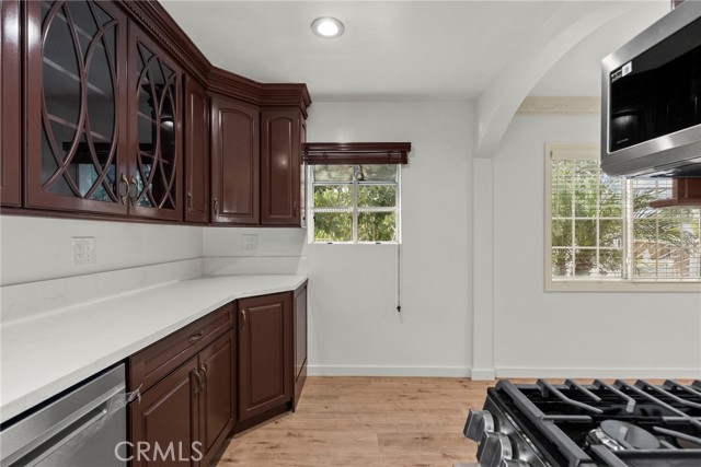 Detail Gallery Image 11 of 22 For 18621 Bryant, Northridge,  CA 91324 - 2 Beds | 1 Baths