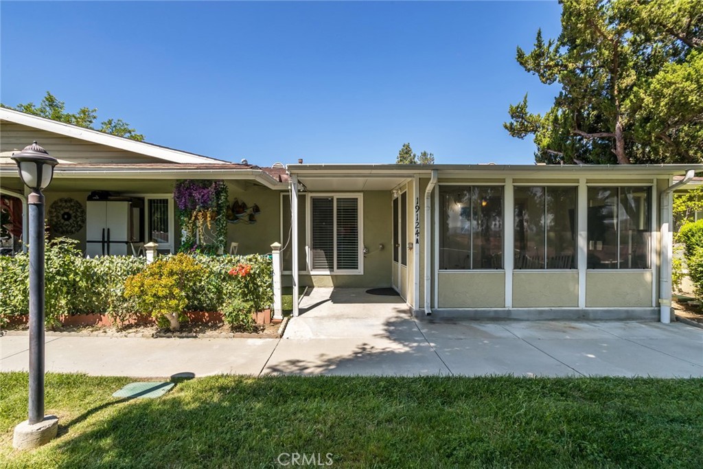 19124 Avenue Of The Oaks #A