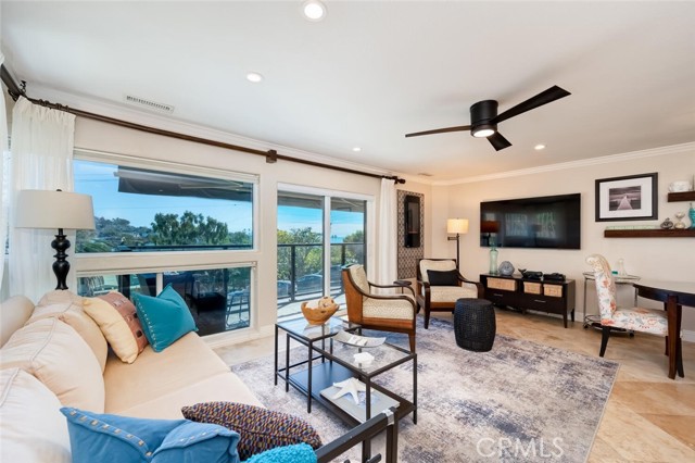 174 Cliff Drive, Laguna Beach CA: https://media.crmls.org/medias/0aedc588-3d84-4aea-b15d-a34c49df6092.jpg