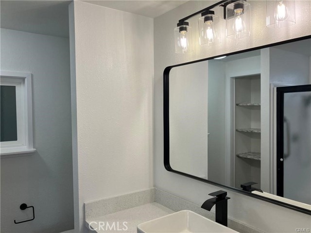 1300 W Menlo Avenue, Hemet CA: https://media.crmls.org/medias/0aee0673-c303-4e11-83c1-d2e1545935dd.jpg