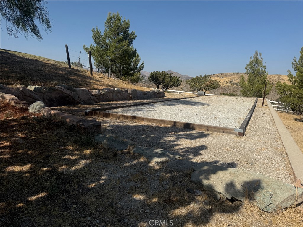 https://media.crmls.org/medias/0aeee592-73b4-49fd-9754-f2f9b96cdced.jpg?preset=X-Large