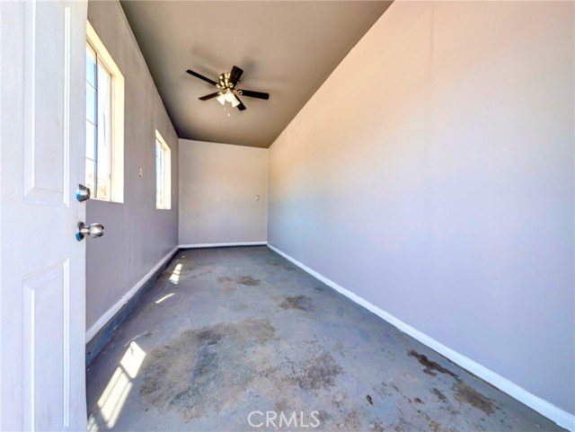 10784 Lincoln Avenue, Hesperia CA: https://media.crmls.org/medias/0af12305-e9b8-44ee-8693-199433e7feaf.jpg