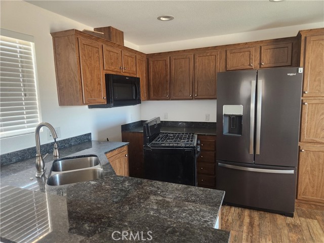 Detail Gallery Image 3 of 11 For 60784 Stagemans Rd, Landers,  CA 92285 - 2 Beds | 2 Baths
