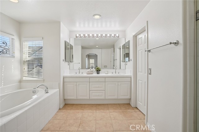 Detail Gallery Image 26 of 50 For 2889 Plaza Del Amo #405,  Torrance,  CA 90503 - 3 Beds | 2/1 Baths